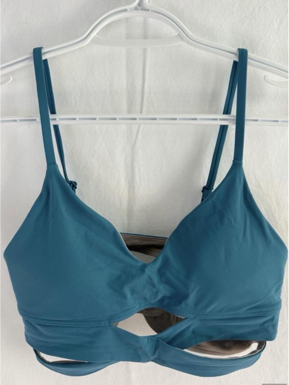 Lululemon V Neck Crossover Underband Bra